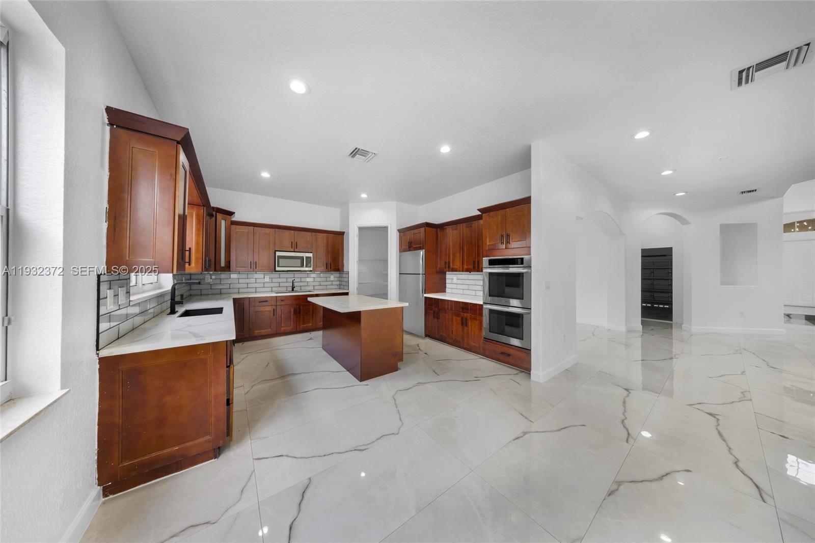 SUNSET LAKES PLAT ONE - Residential