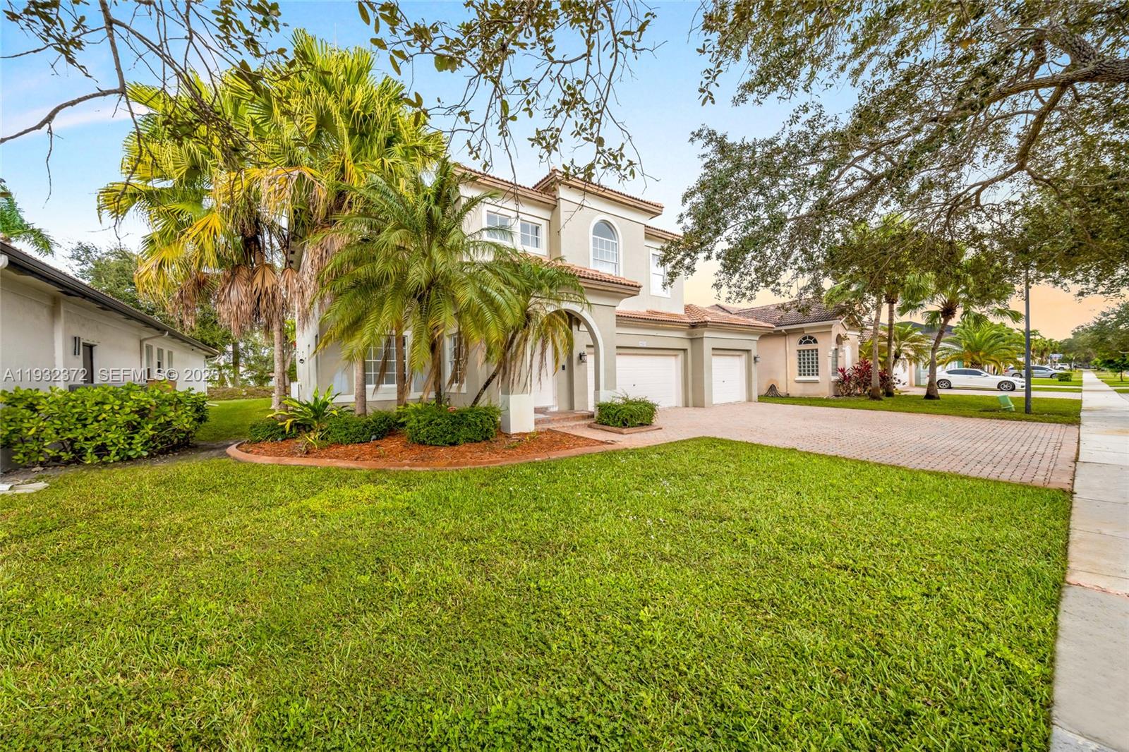 SUNSET LAKES PLAT ONE - Residential