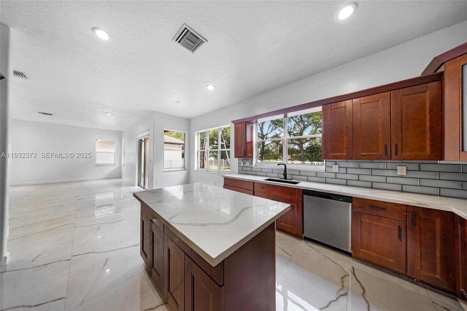 SUNSET LAKES PLAT ONE - Residential