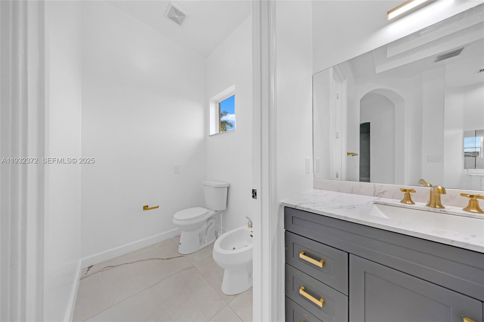 SUNSET LAKES PLAT ONE - Residential