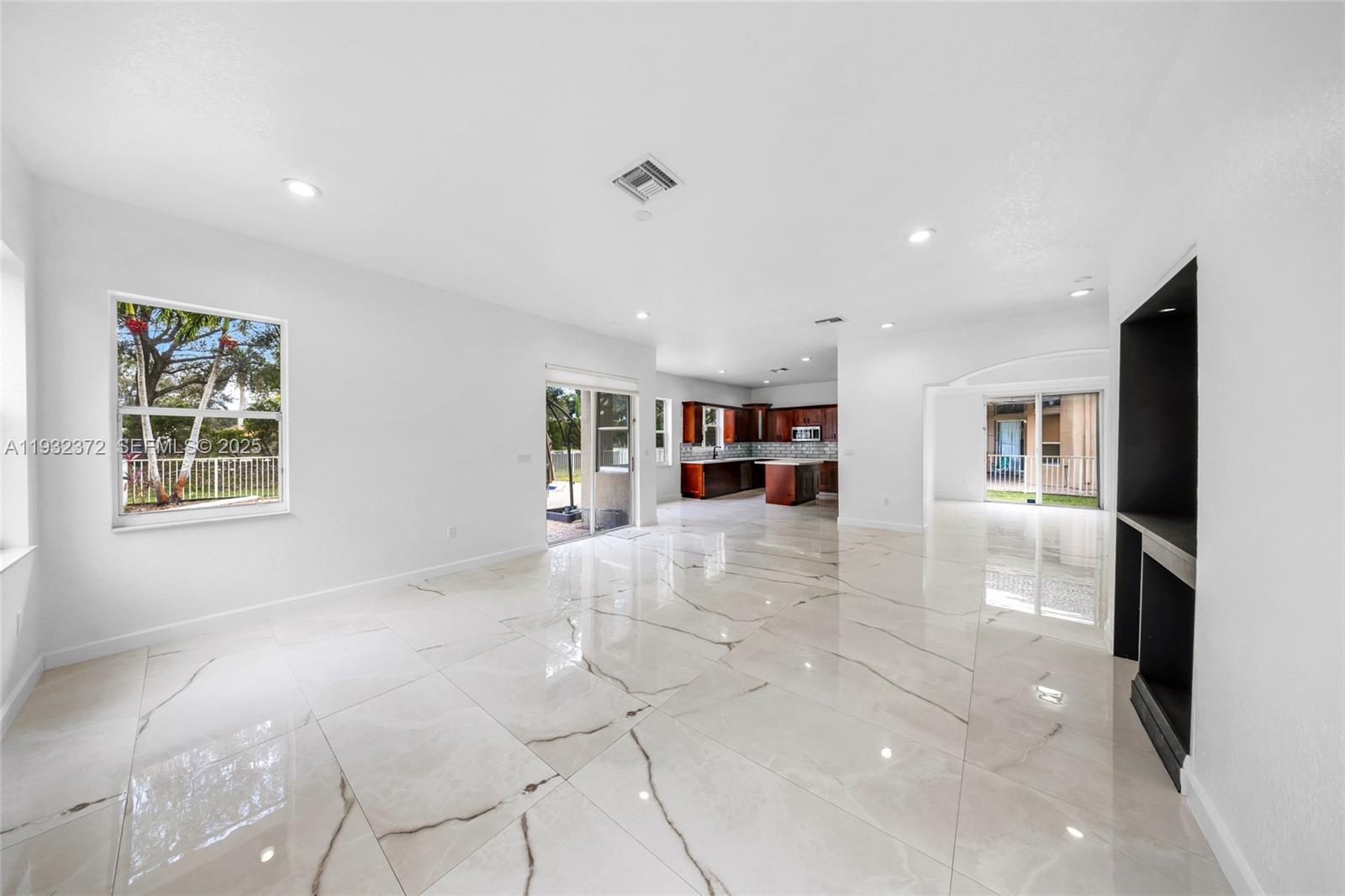 SUNSET LAKES PLAT ONE - Residential