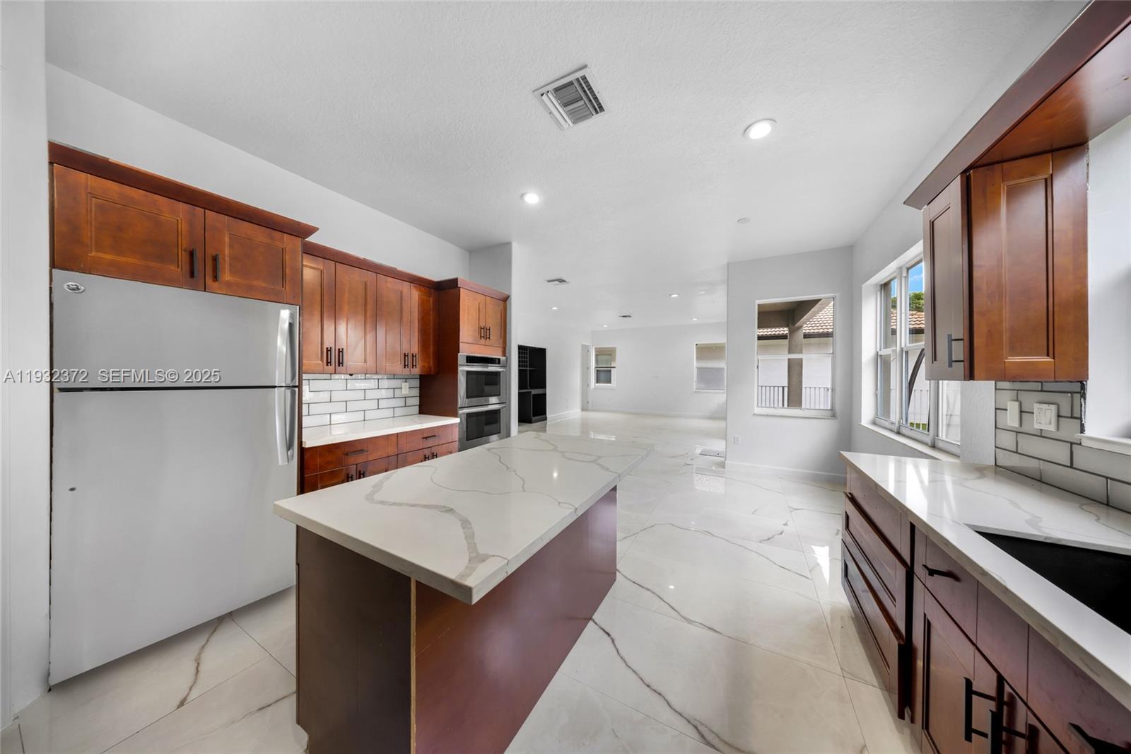 SUNSET LAKES PLAT ONE - Residential