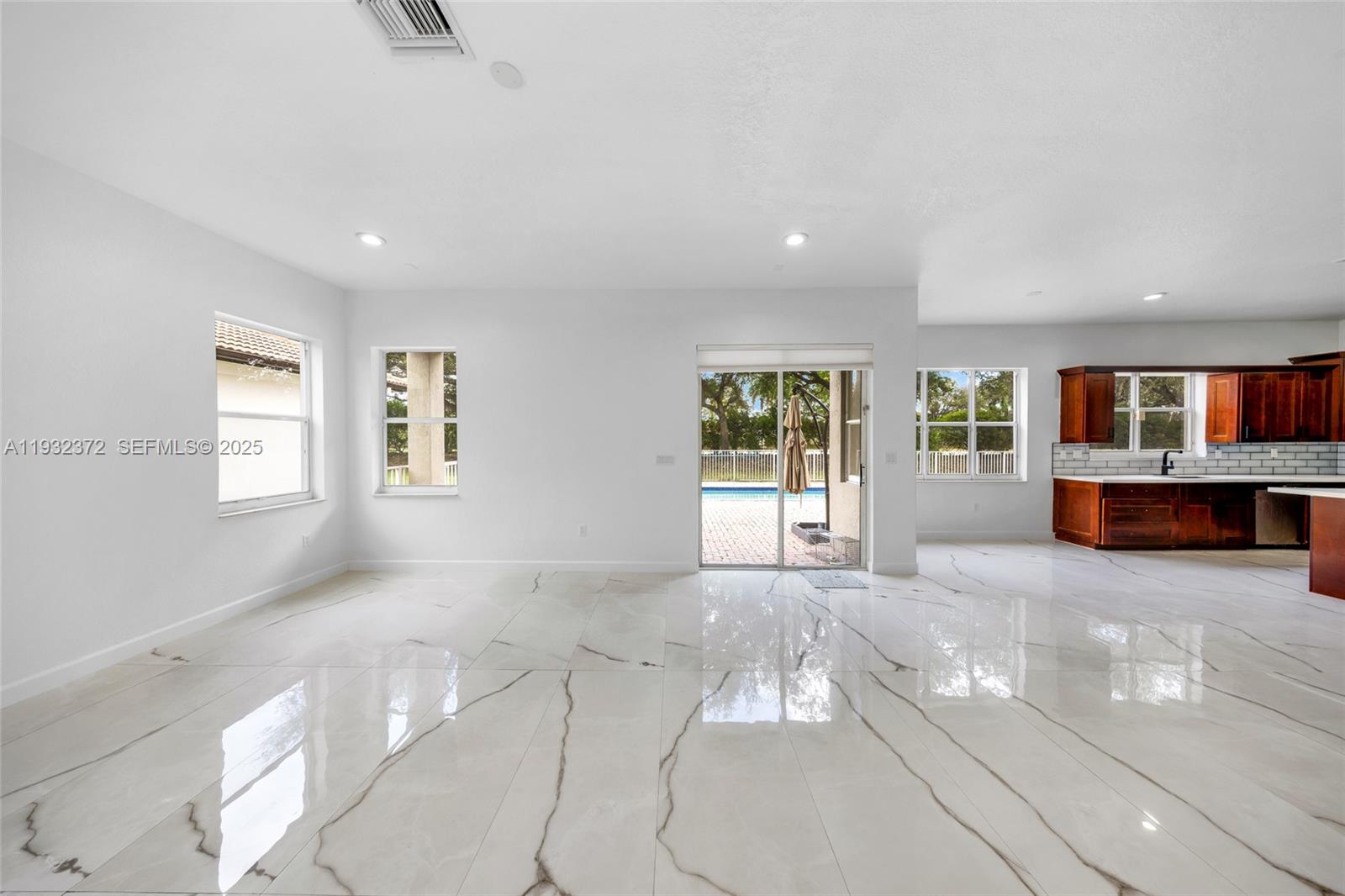 SUNSET LAKES PLAT ONE - Residential