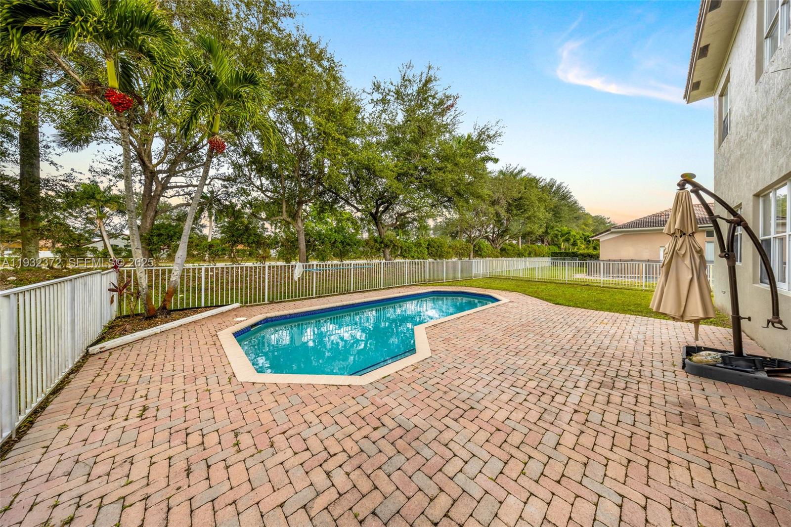 SUNSET LAKES PLAT ONE - Residential