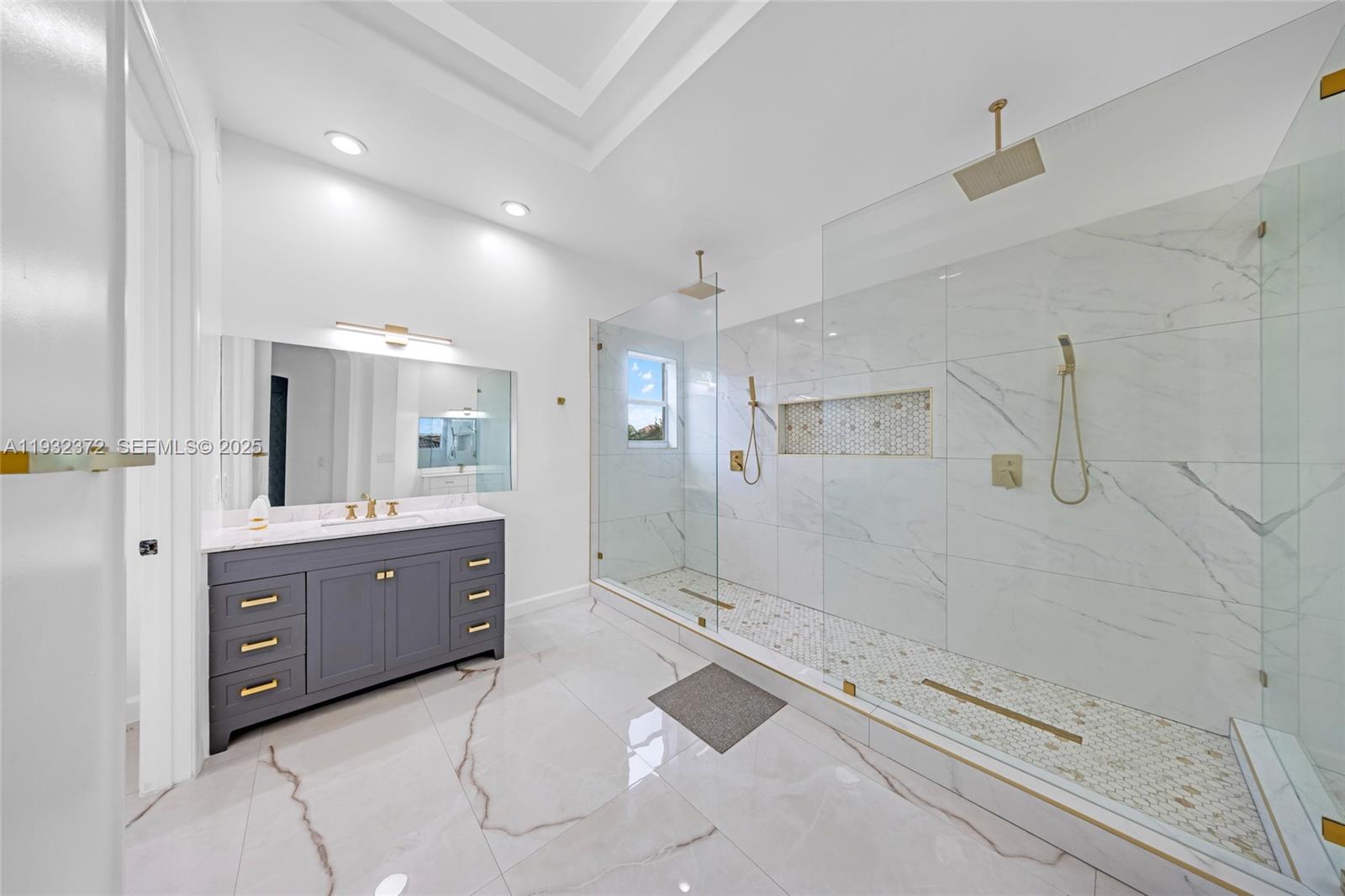 SUNSET LAKES PLAT ONE - Residential