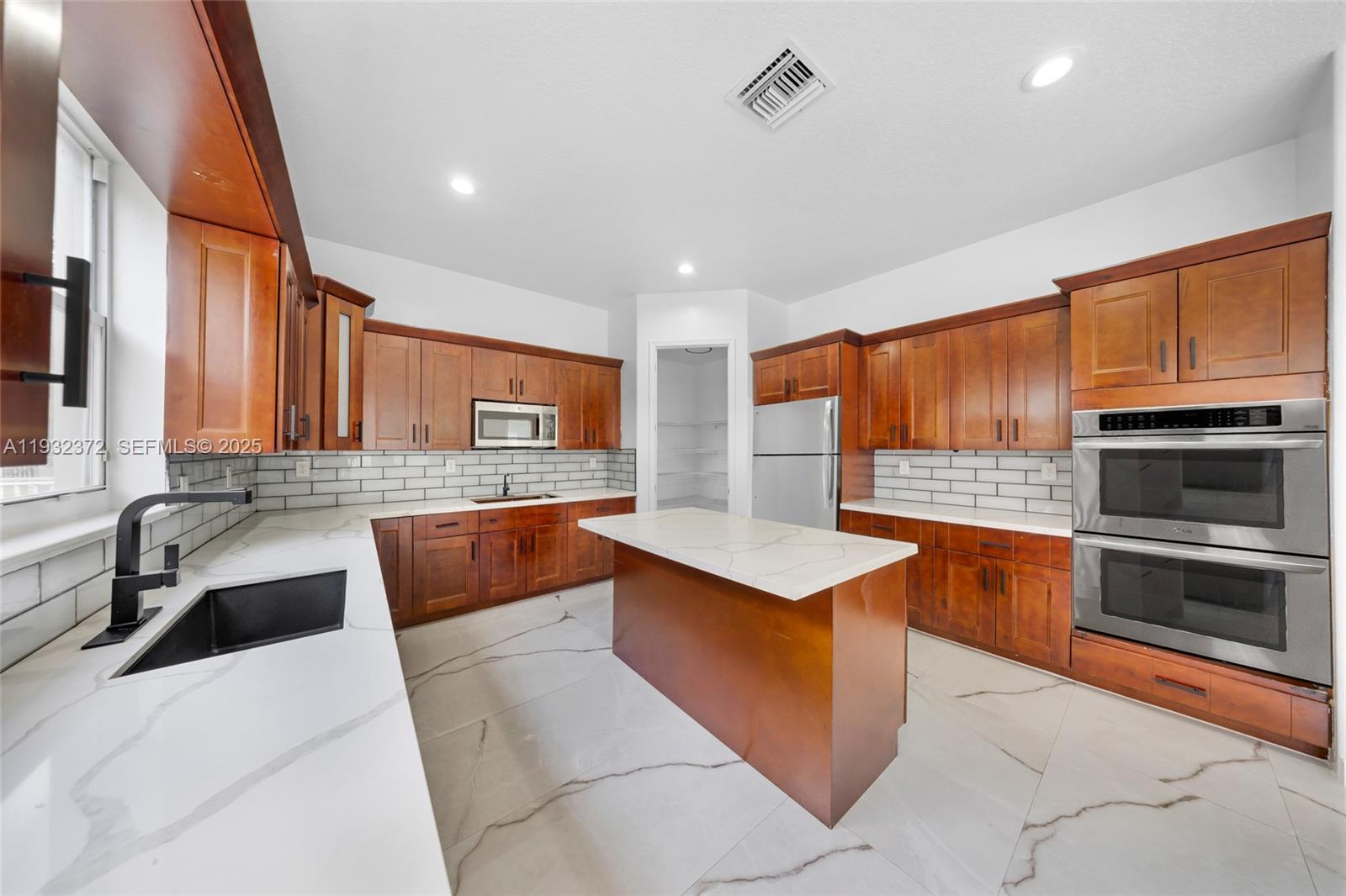 SUNSET LAKES PLAT ONE - Residential