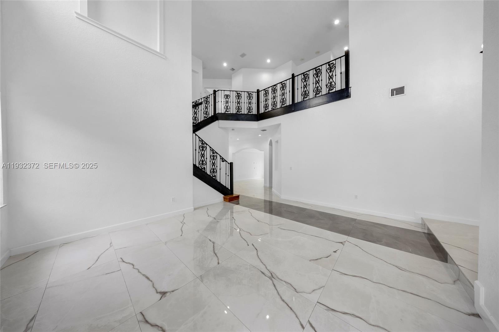 SUNSET LAKES PLAT ONE - Residential