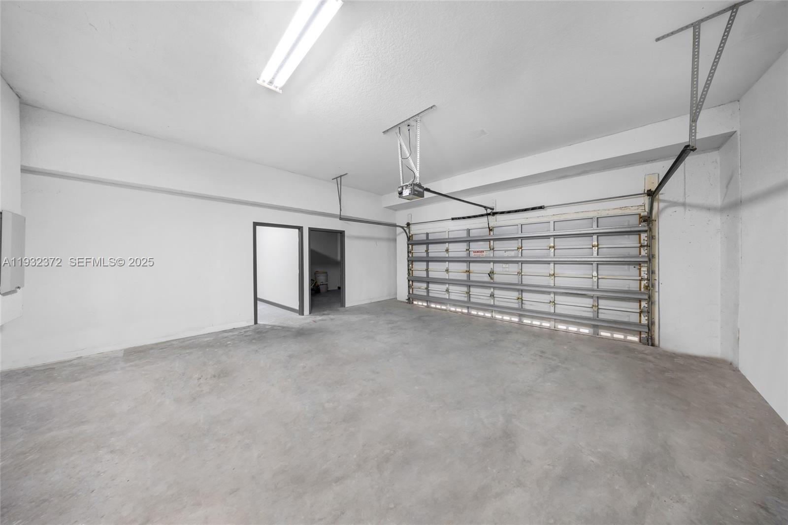 SUNSET LAKES PLAT ONE - Residential