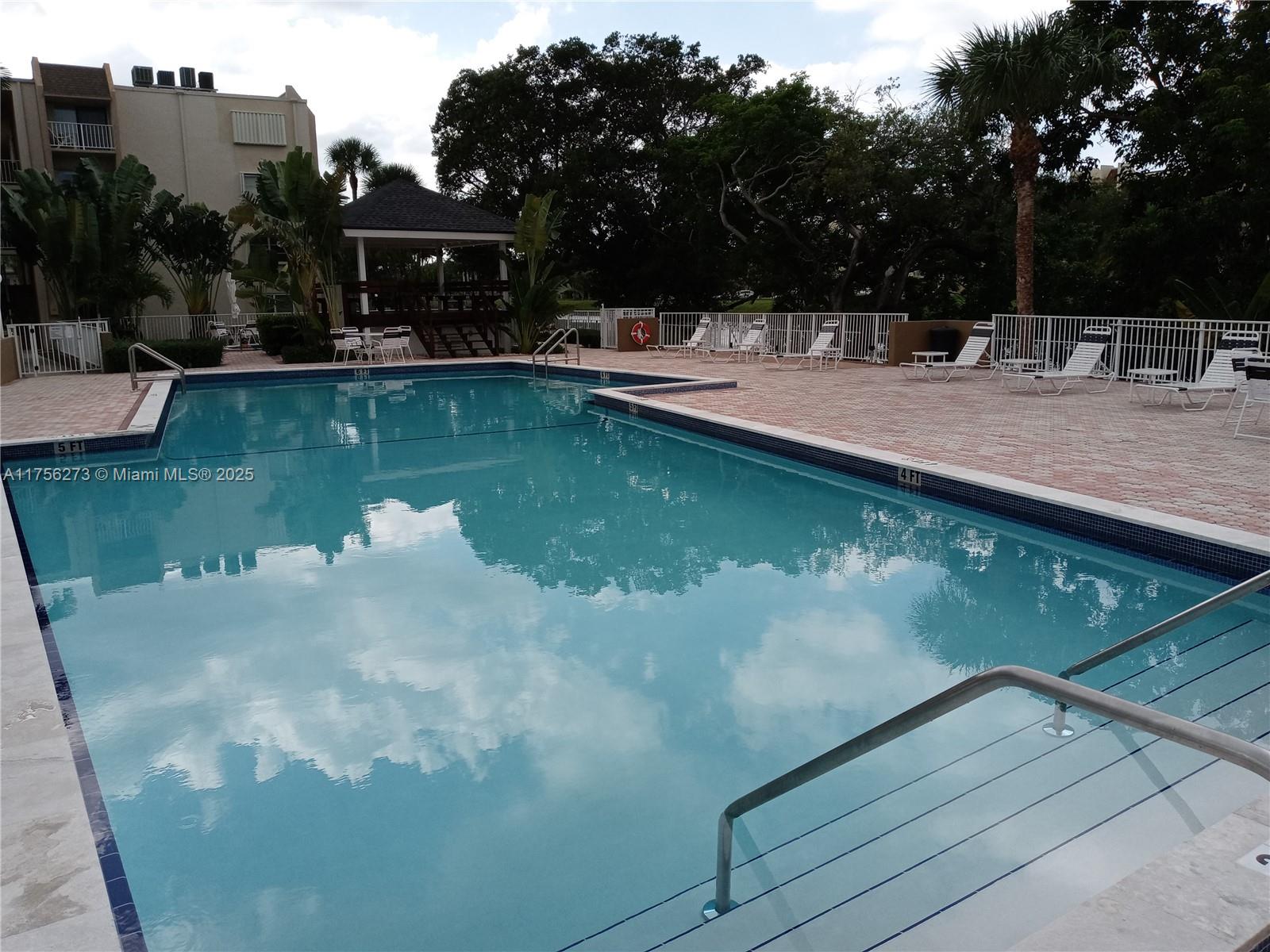 KINGS CREEK SO CONDO - Residential