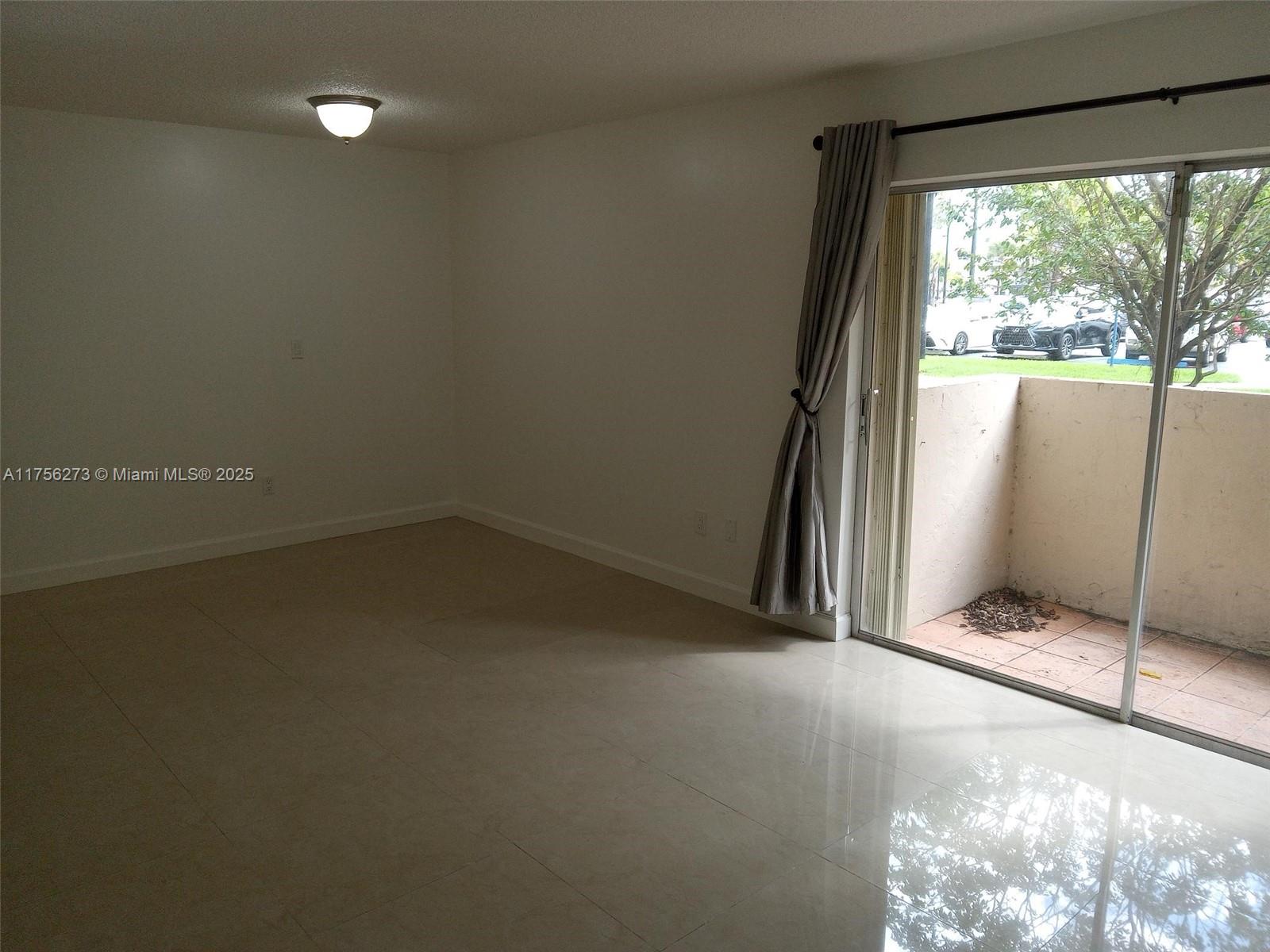KINGS CREEK SO CONDO - Residential