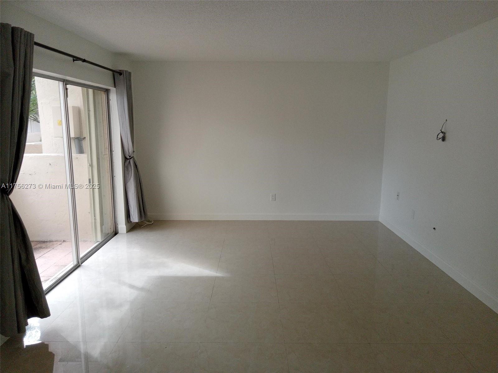 KINGS CREEK SO CONDO - Residential