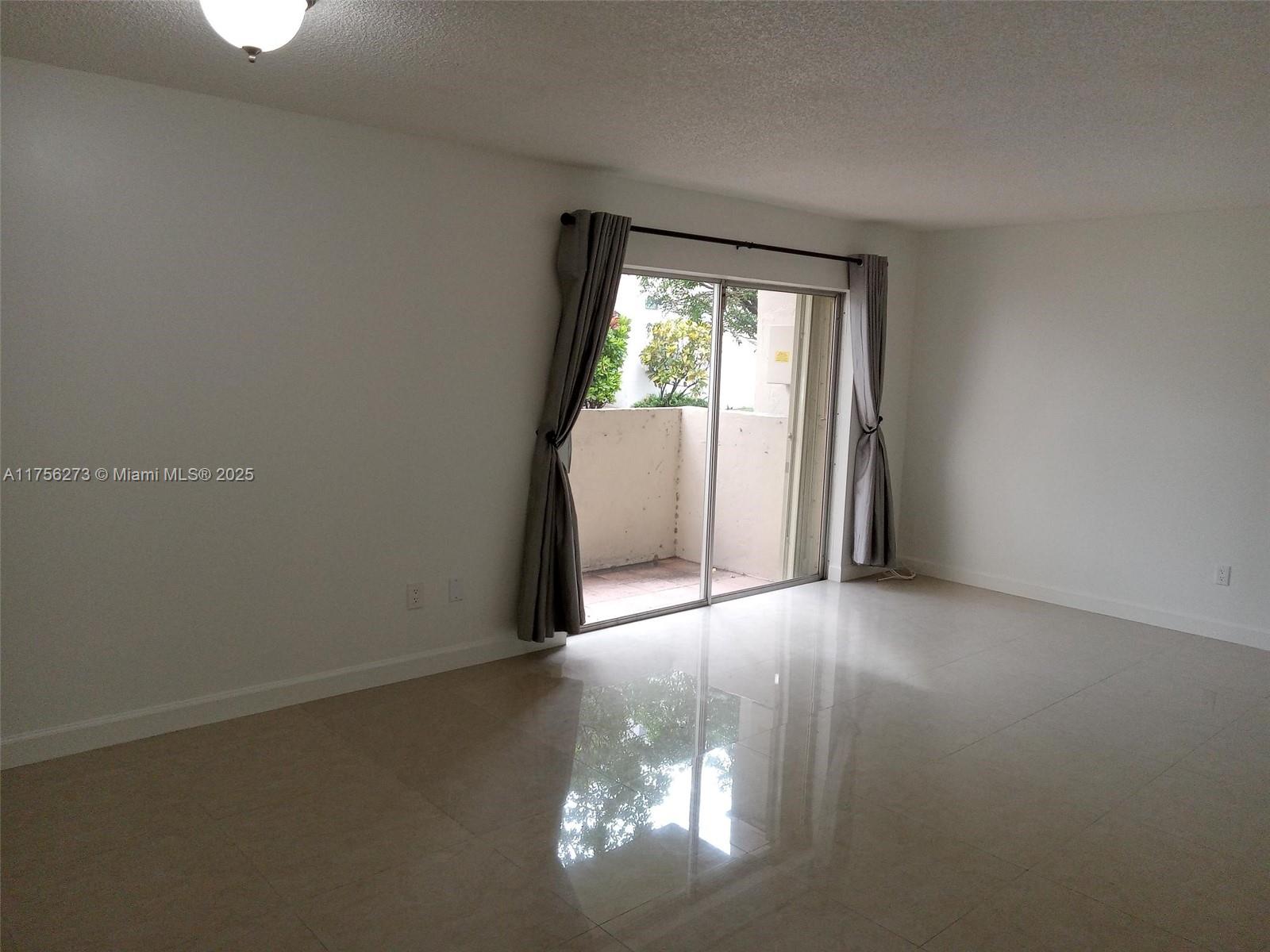 KINGS CREEK SO CONDO - Residential
