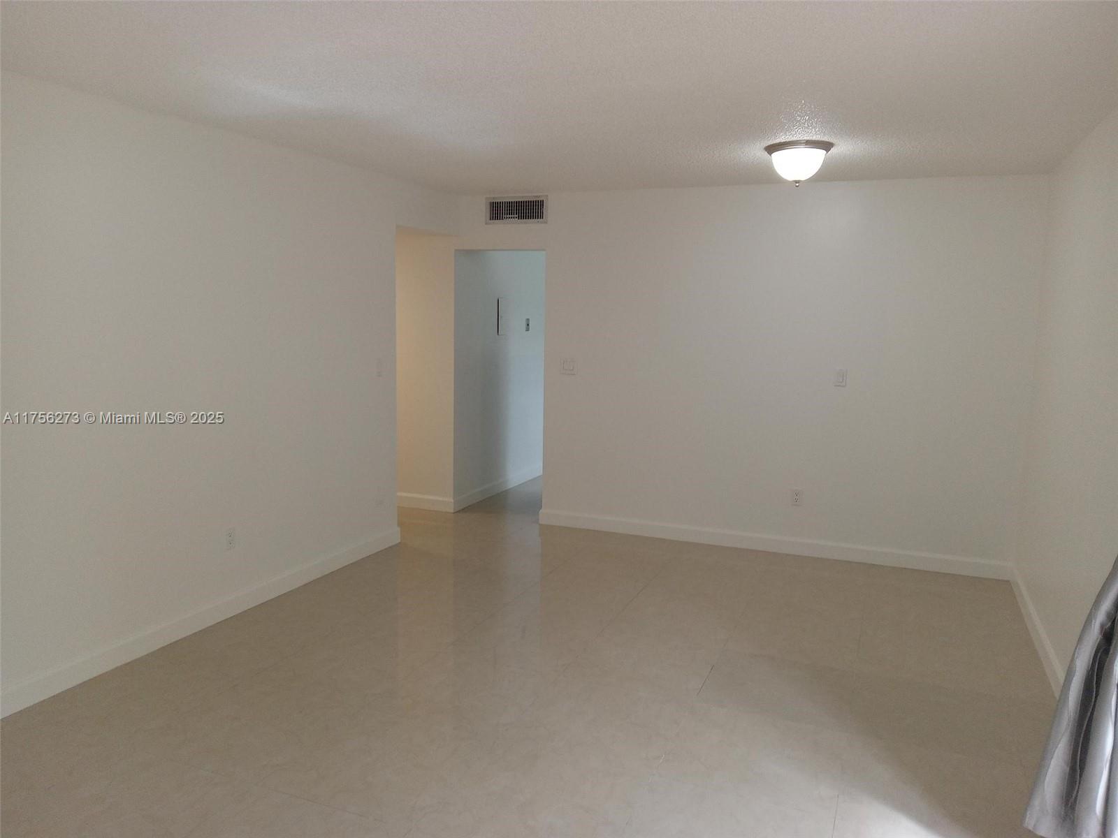 KINGS CREEK SO CONDO - Residential