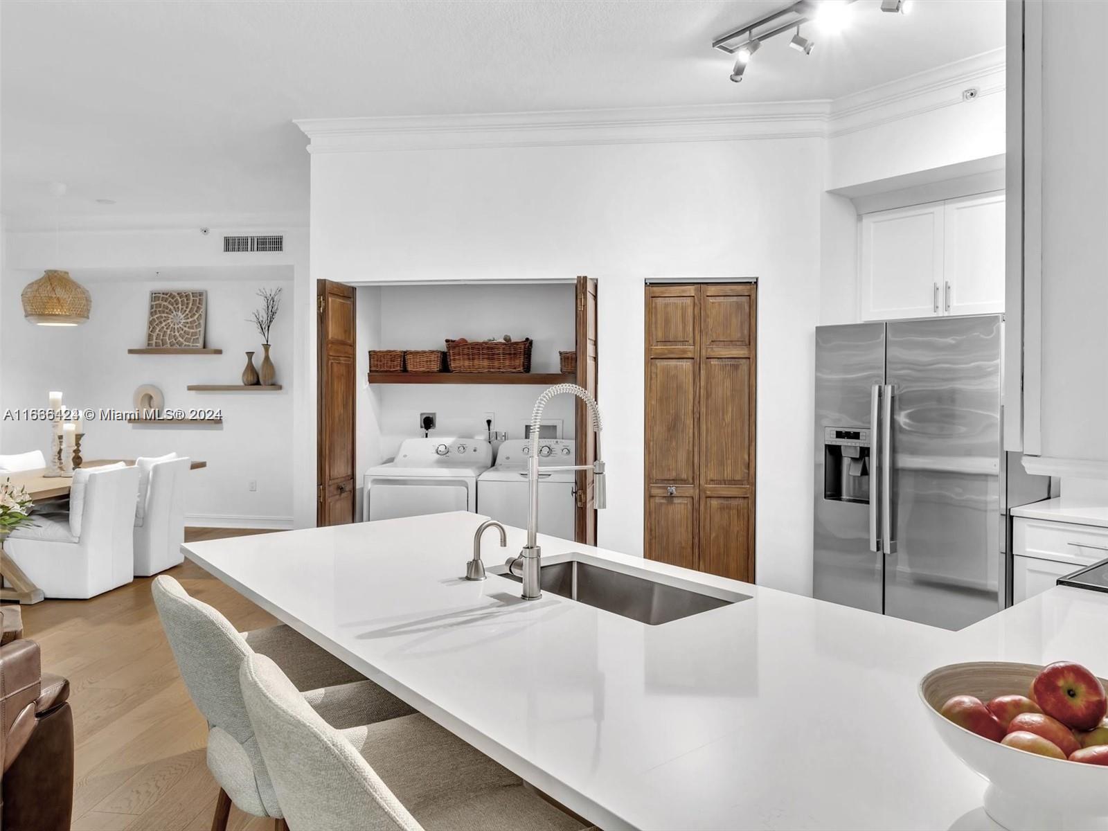 ALAQUA CONDO - Residential