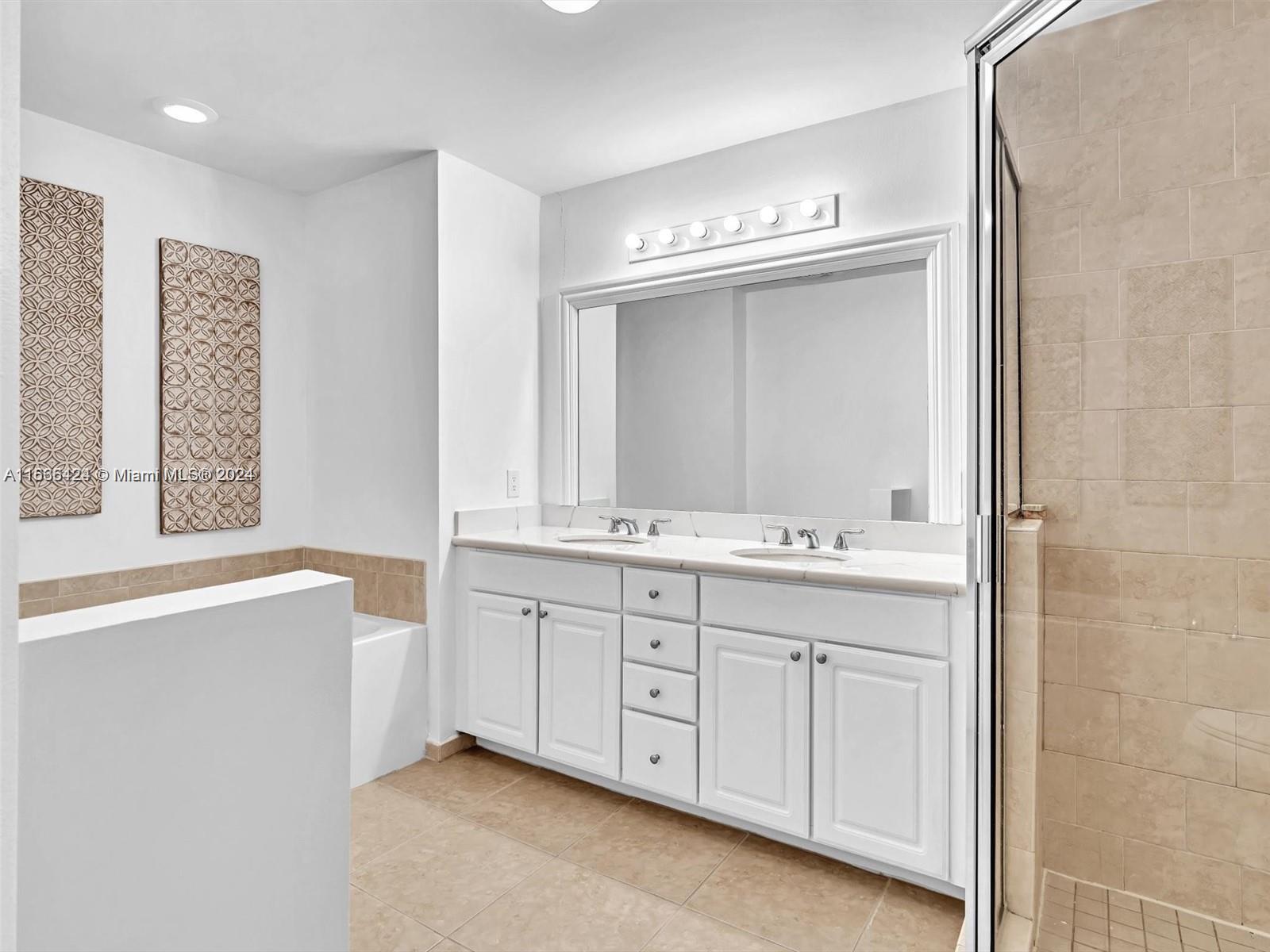 ALAQUA CONDO - Residential