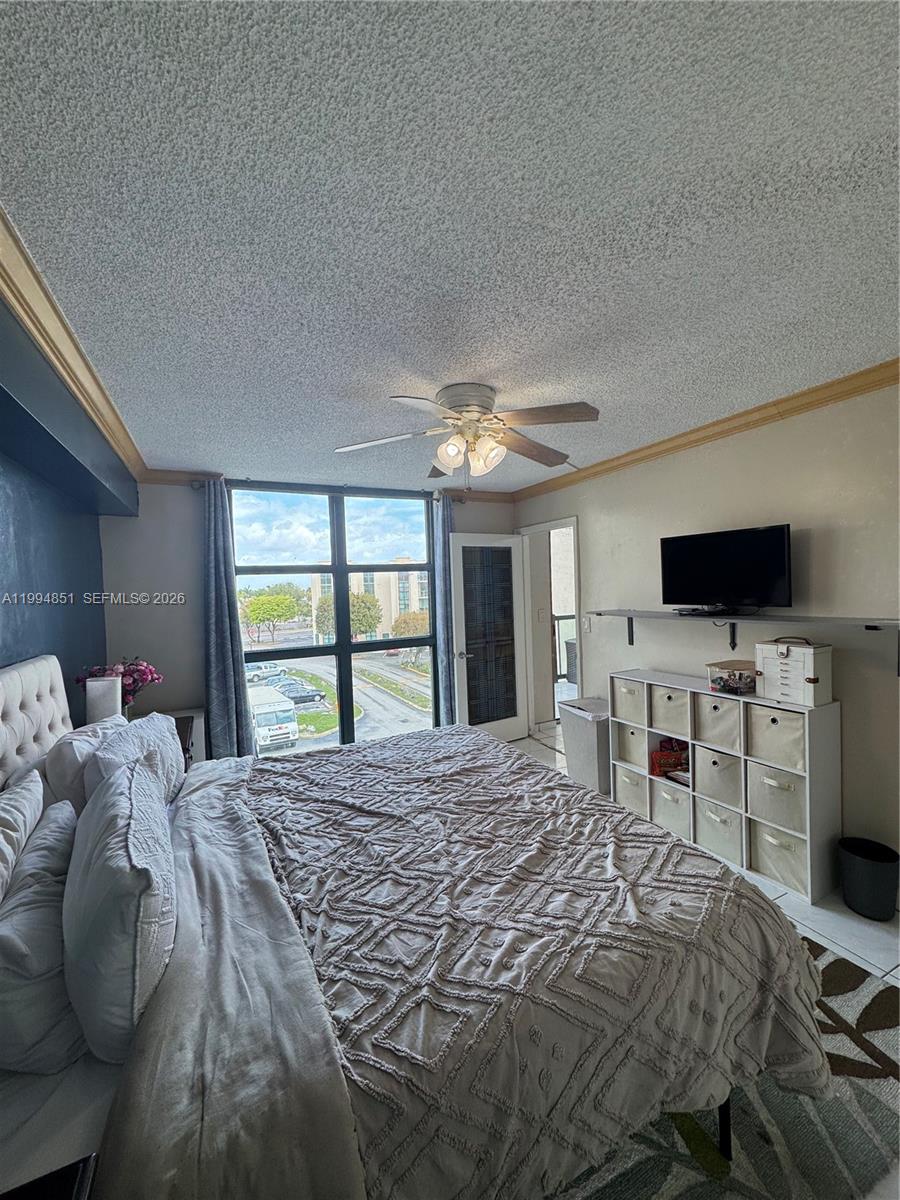 INTERNATIONAL TOWERS COND - Residential