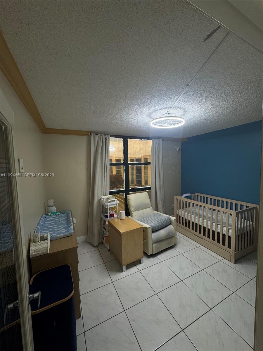 INTERNATIONAL TOWERS COND - Residential