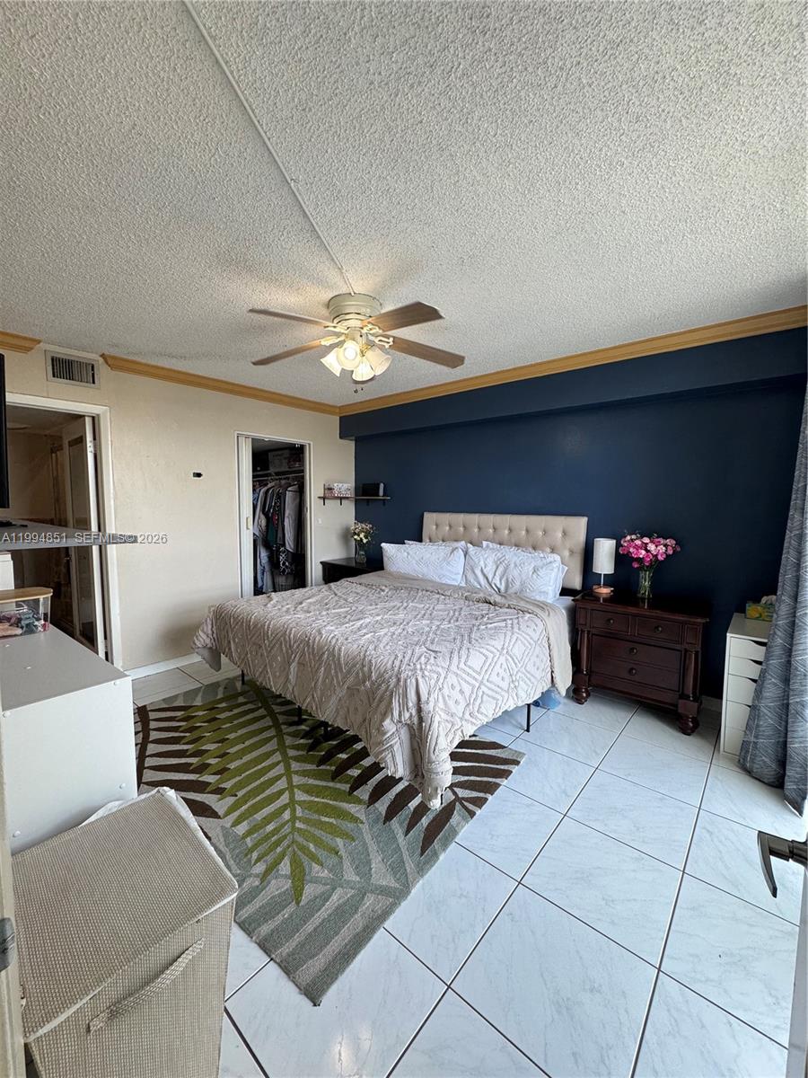 INTERNATIONAL TOWERS COND - Residential