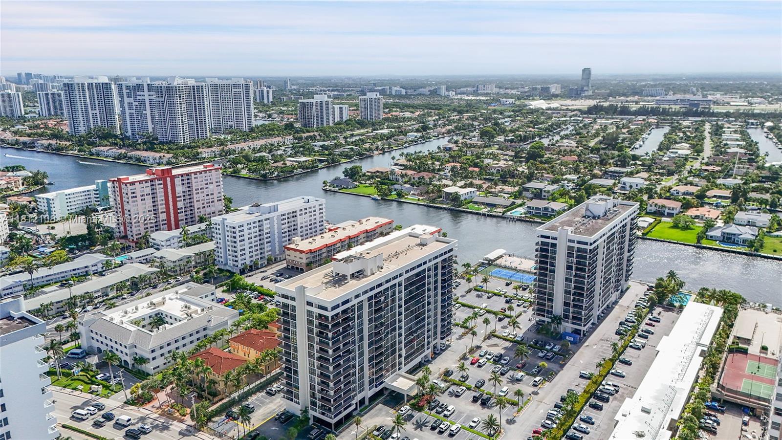 AVANT GARDE CONDO - Residential Lease