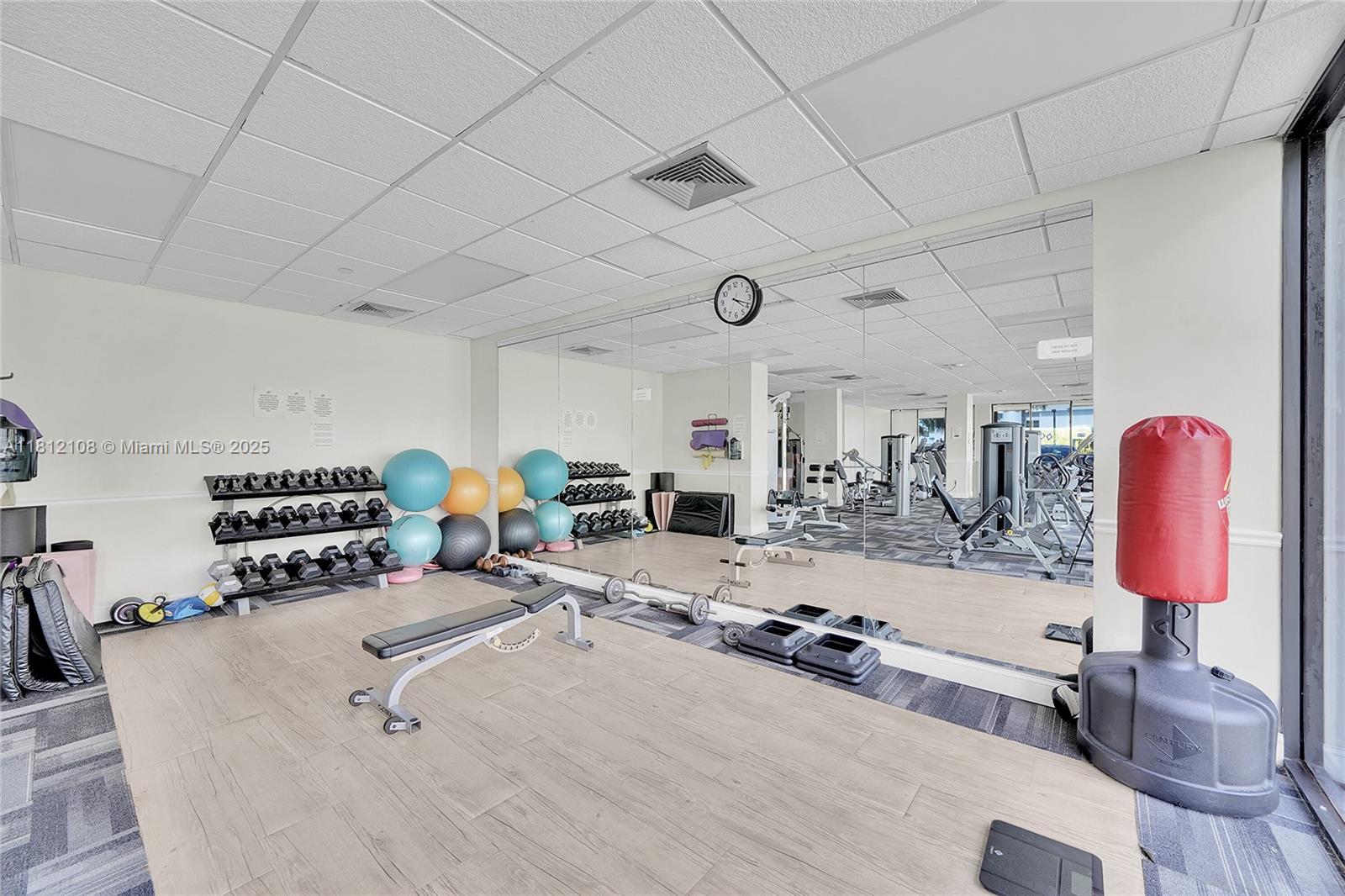 AVANT GARDE CONDO - Residential Lease