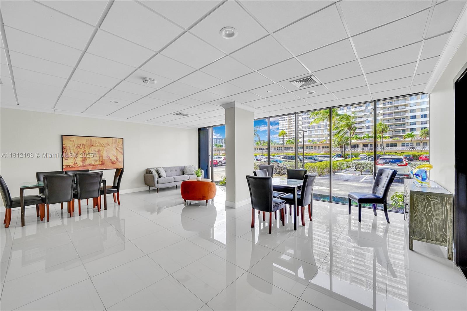 AVANT GARDE CONDO - Residential Lease