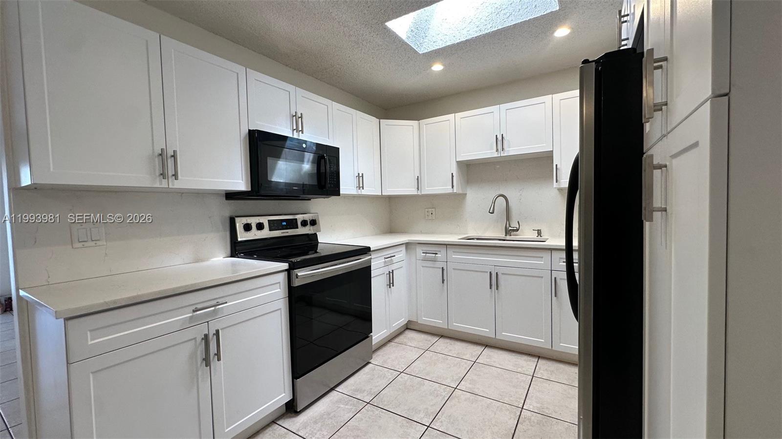 6TH ADDN TO HIALEAH - Residential Lease