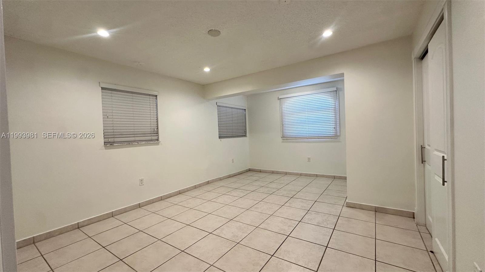 6TH ADDN TO HIALEAH - Residential Lease