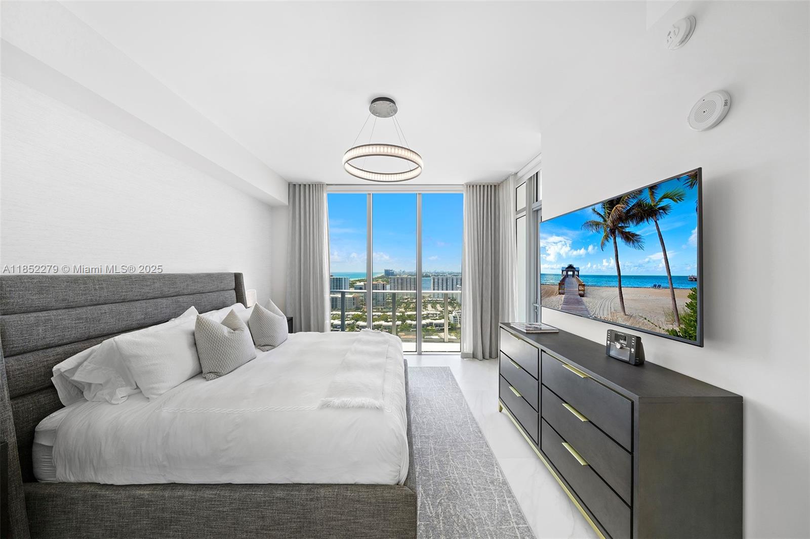 PARQUE TOWERS CONDO - Residential