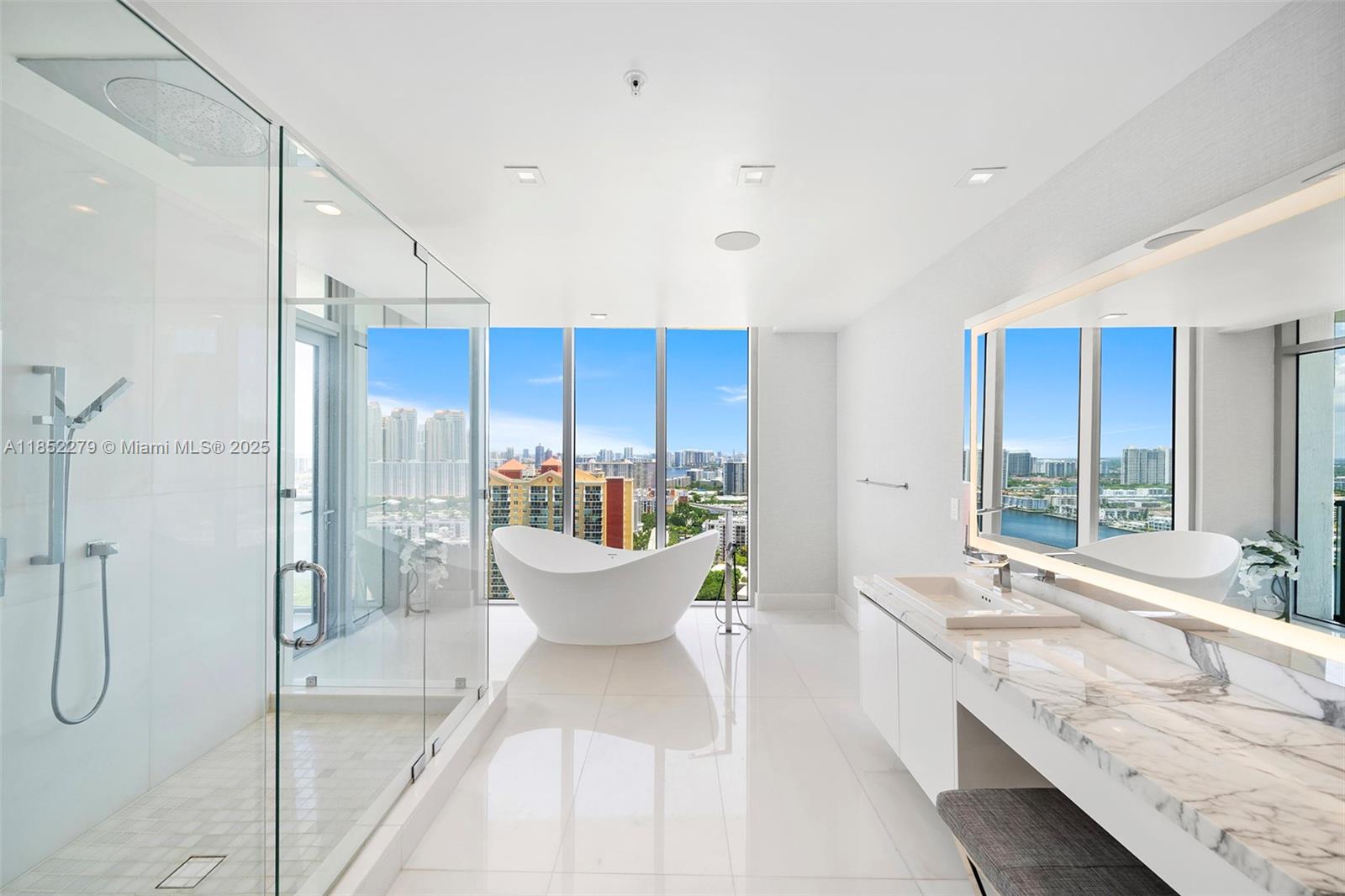 PARQUE TOWERS CONDO - Residential