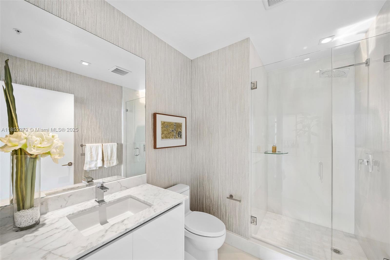 PARQUE TOWERS CONDO - Residential