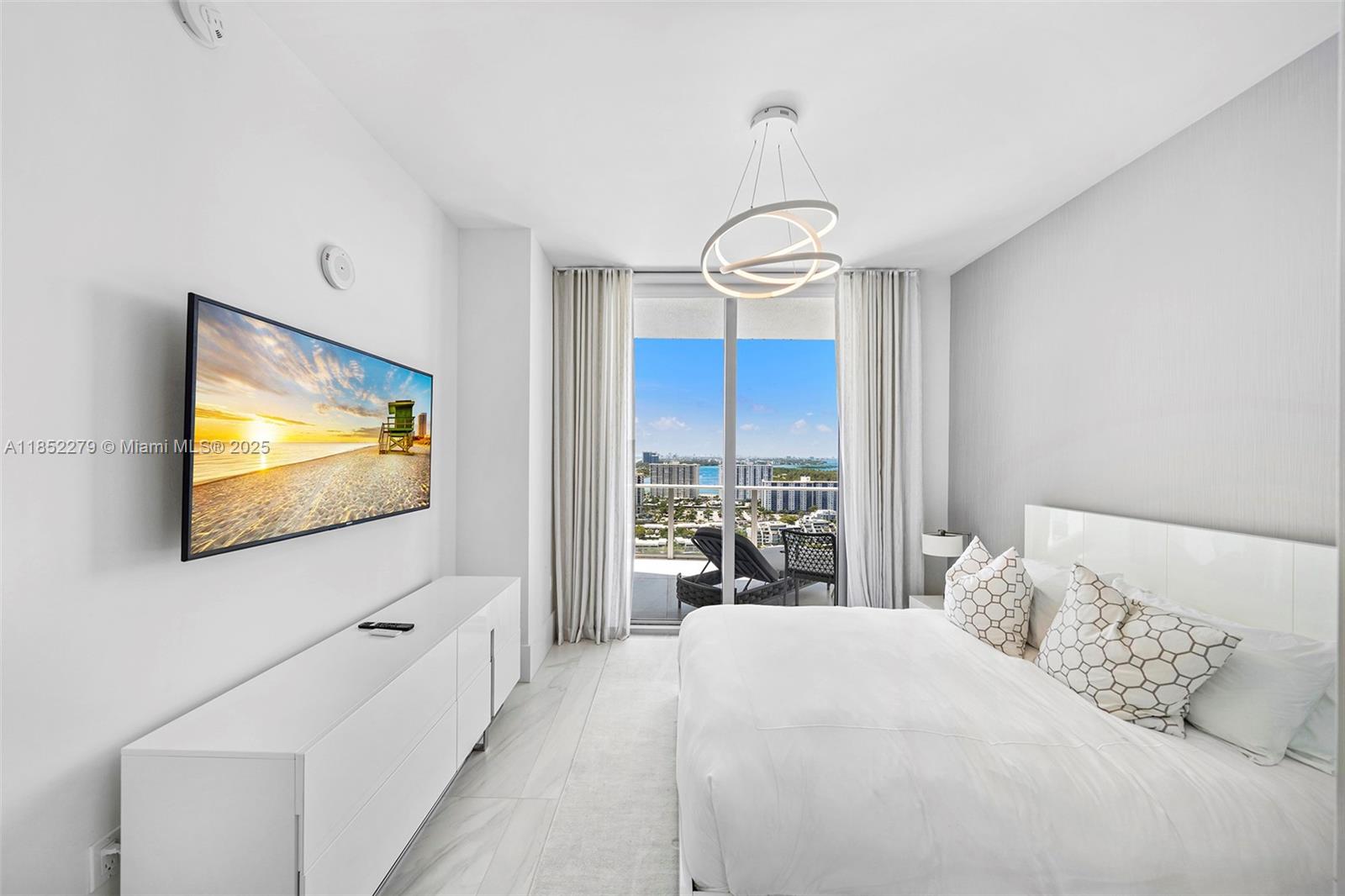 PARQUE TOWERS CONDO - Residential