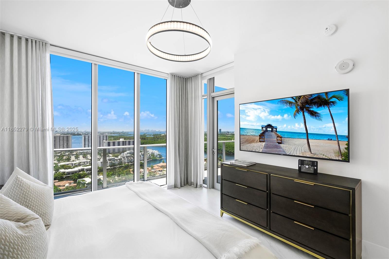 PARQUE TOWERS CONDO - Residential