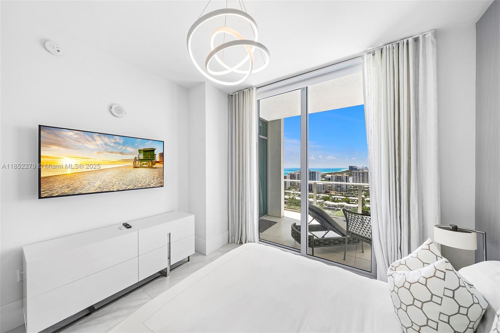 PARQUE TOWERS CONDO - Residential