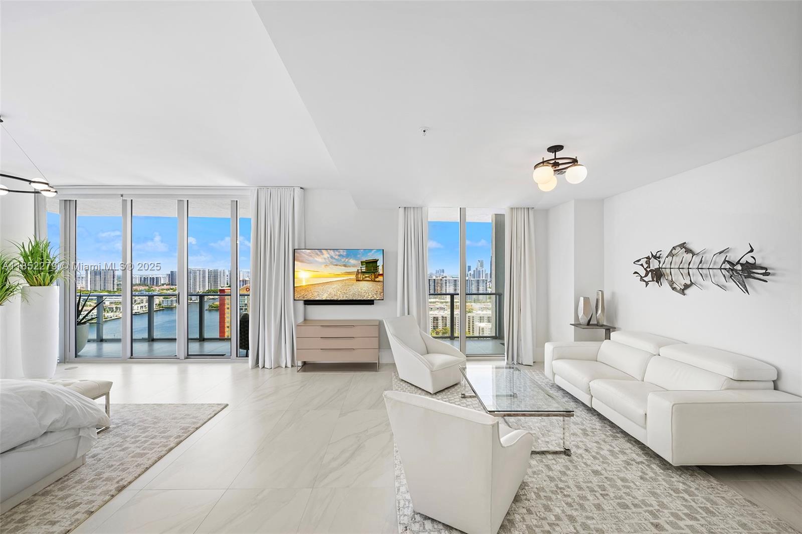 PARQUE TOWERS CONDO - Residential