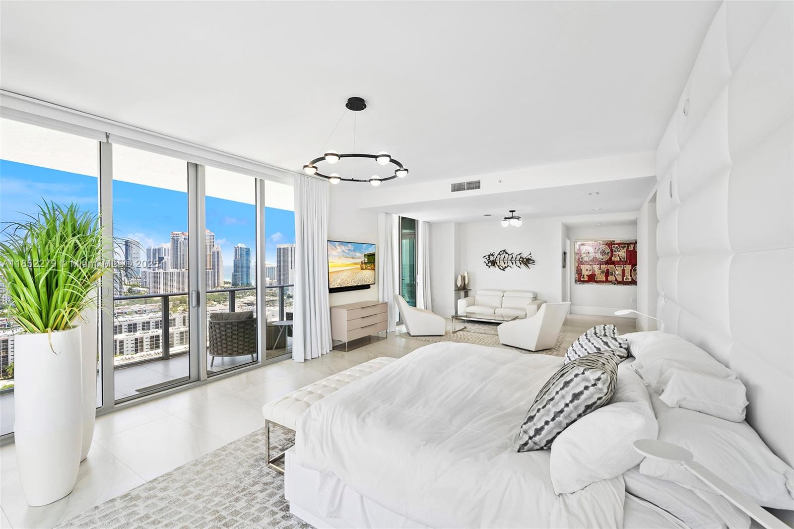 PARQUE TOWERS CONDO - Residential