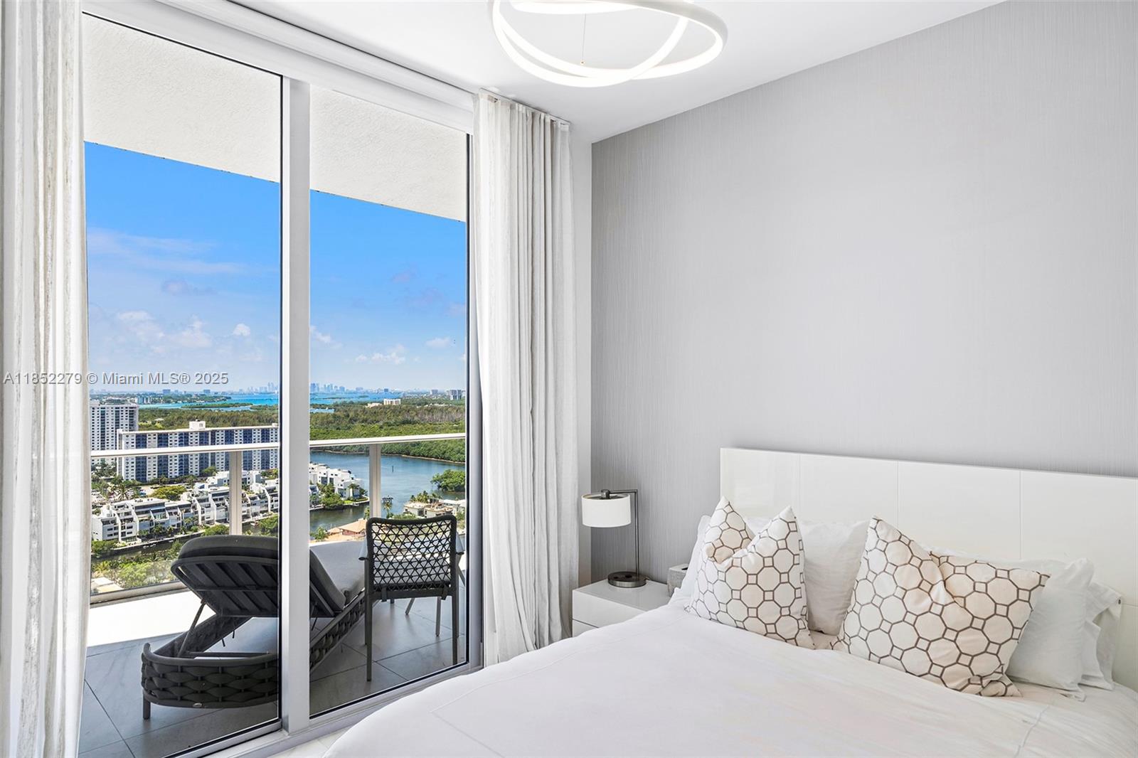 PARQUE TOWERS CONDO - Residential