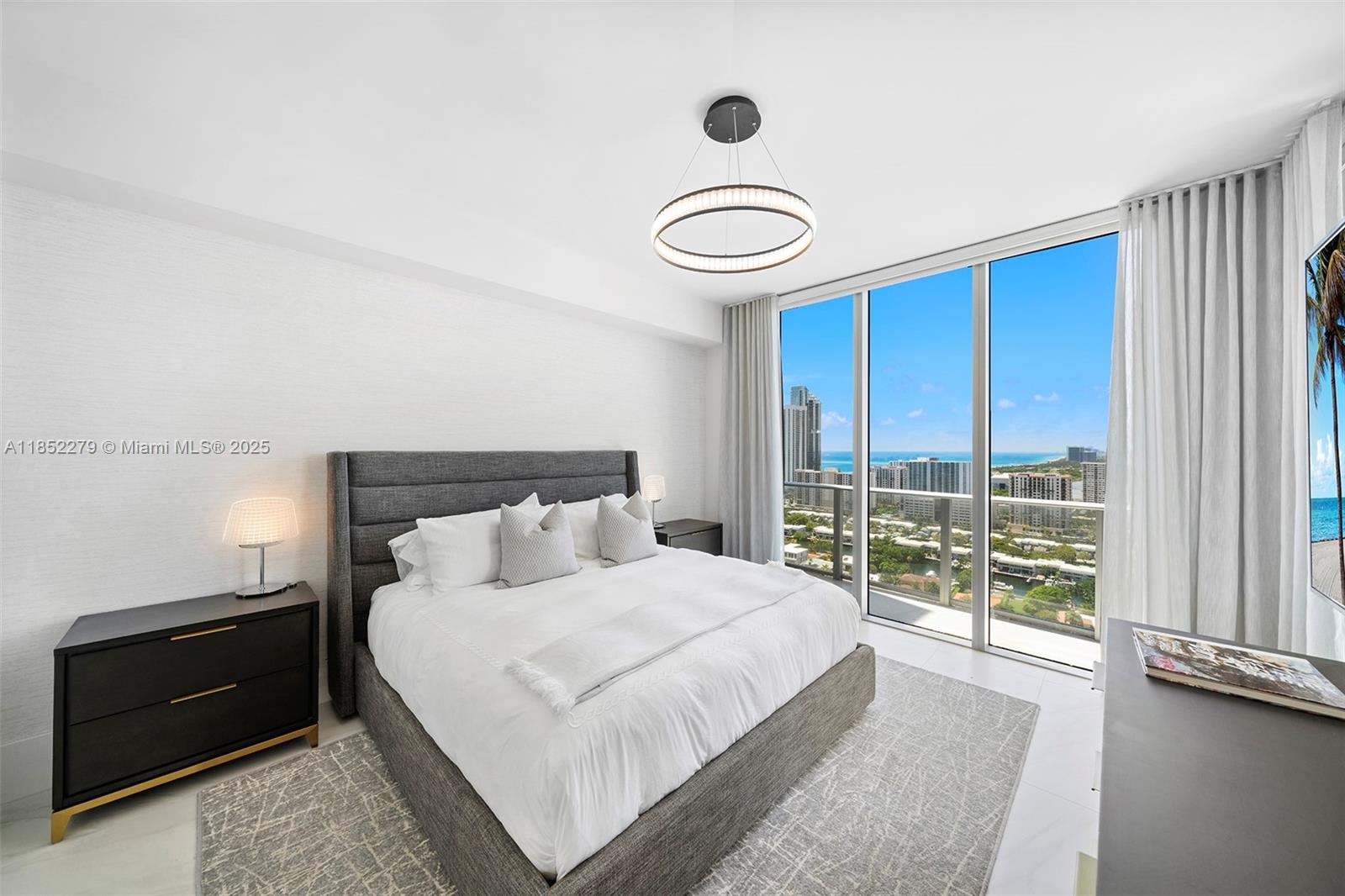 PARQUE TOWERS CONDO - Residential