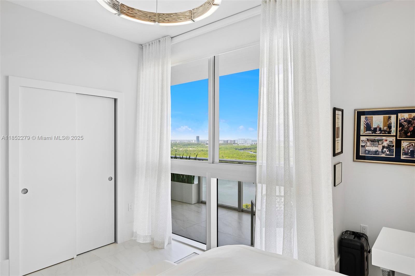 PARQUE TOWERS CONDO - Residential