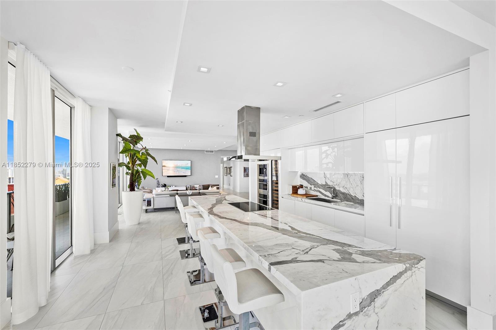 PARQUE TOWERS CONDO - Residential