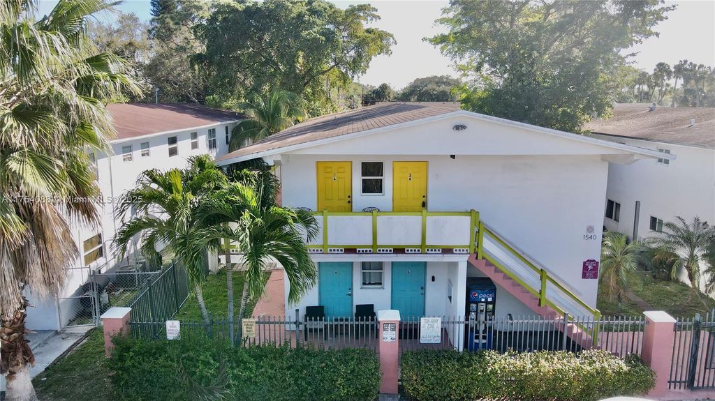 Photo of 1548 SW 5th Pl #4, Fort Lauderdale, FL 33312 (MLS # A11754088)