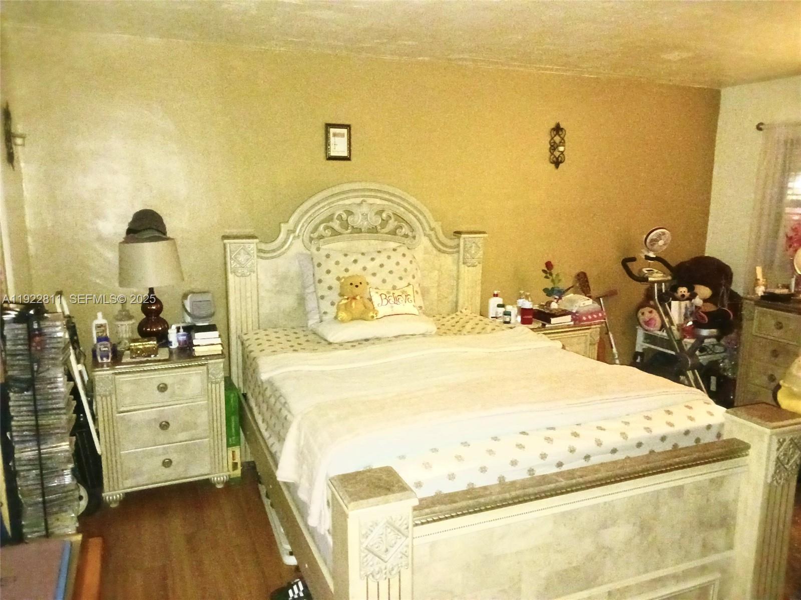 SUTTON HOUSE CONDO - Residential