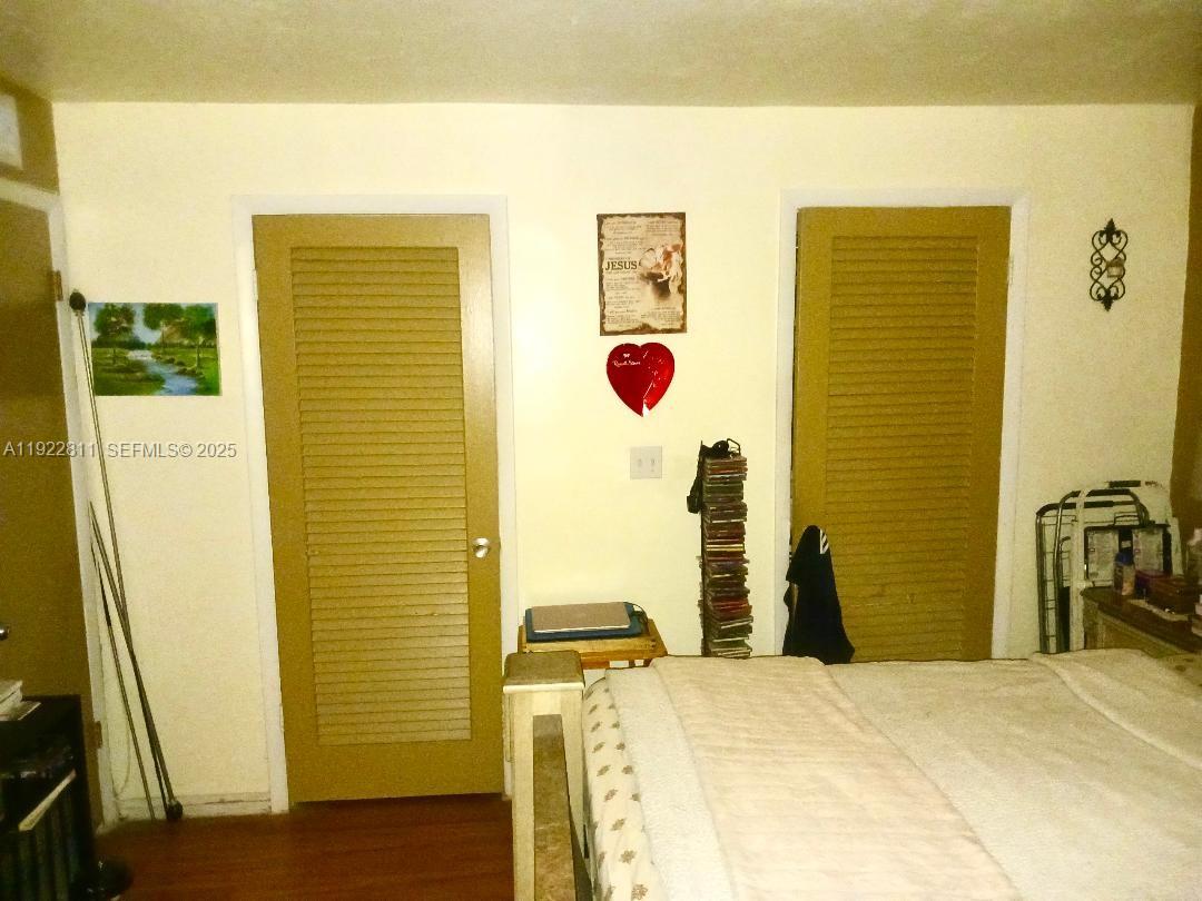 SUTTON HOUSE CONDO - Residential