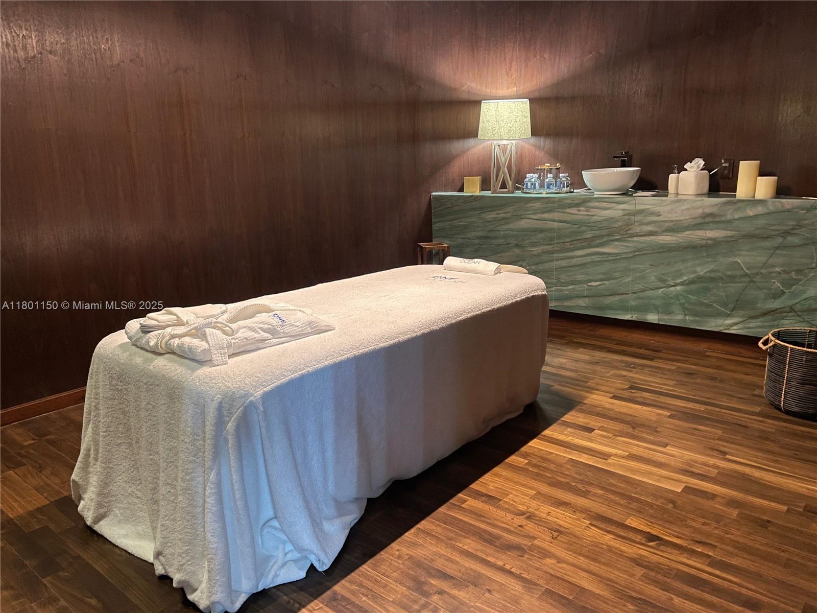 ONE OCEAN CONDO - Residential