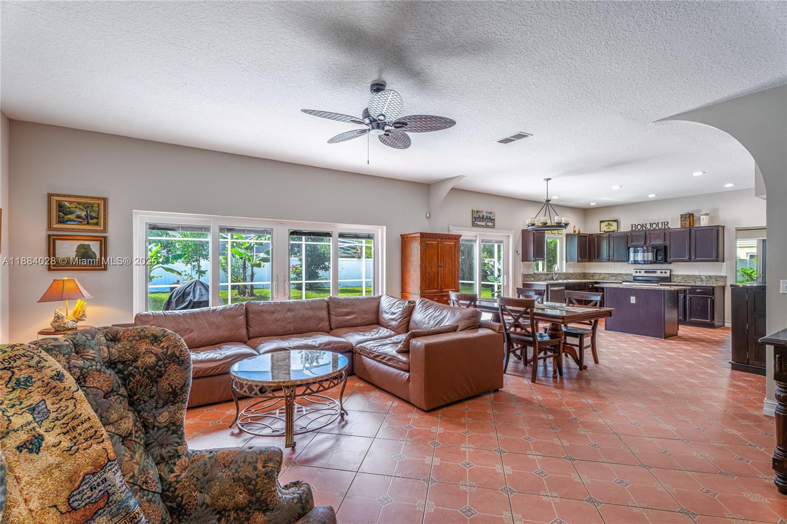 TWIN RIVERS - Residential