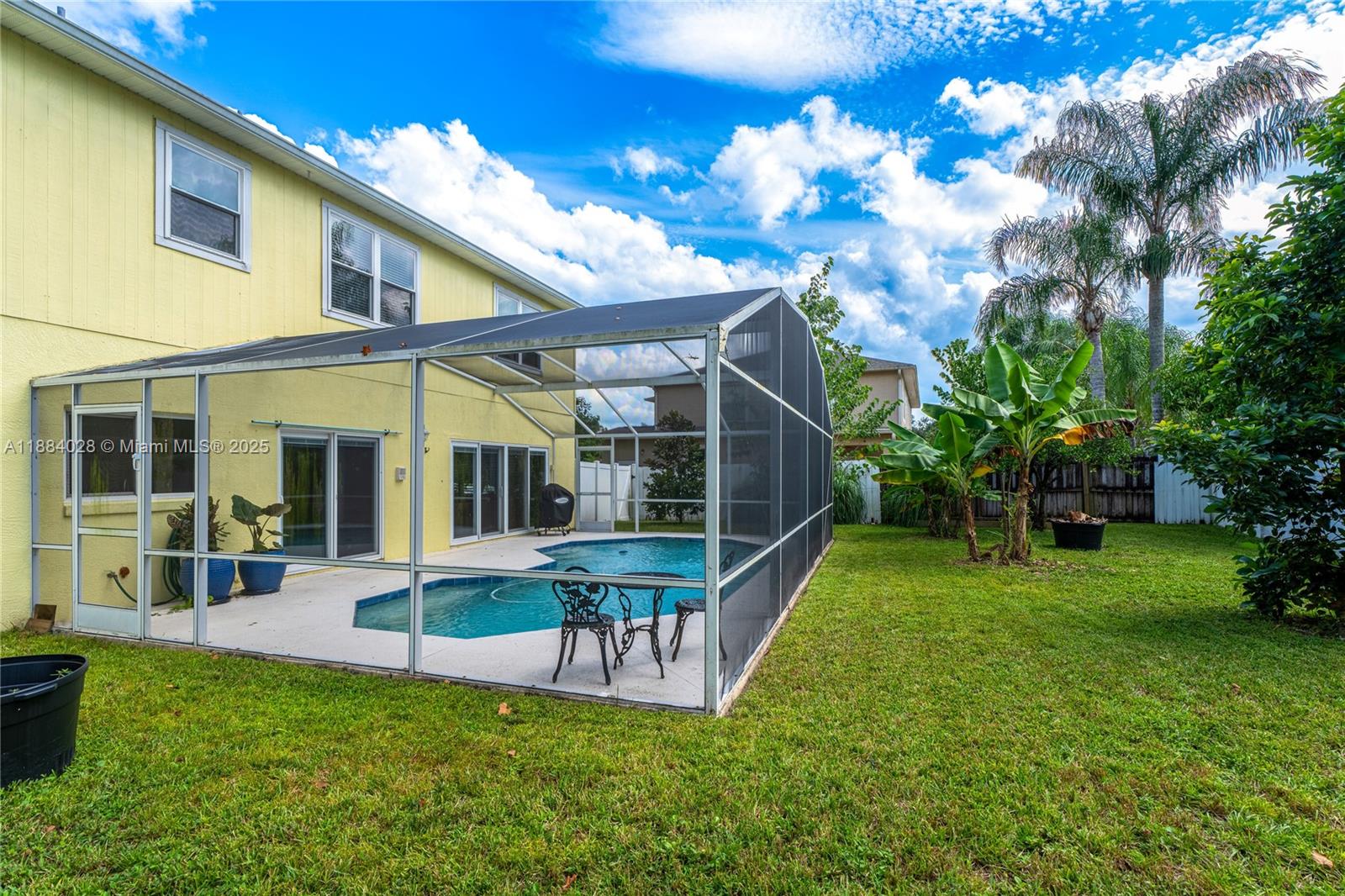 TWIN RIVERS - Residential