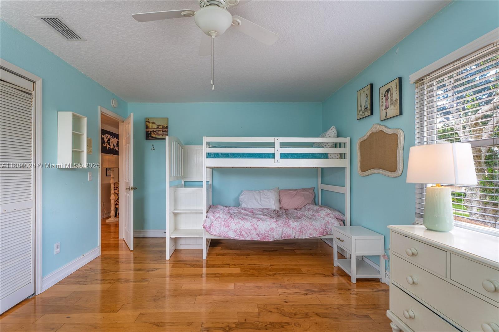 TWIN RIVERS - Residential