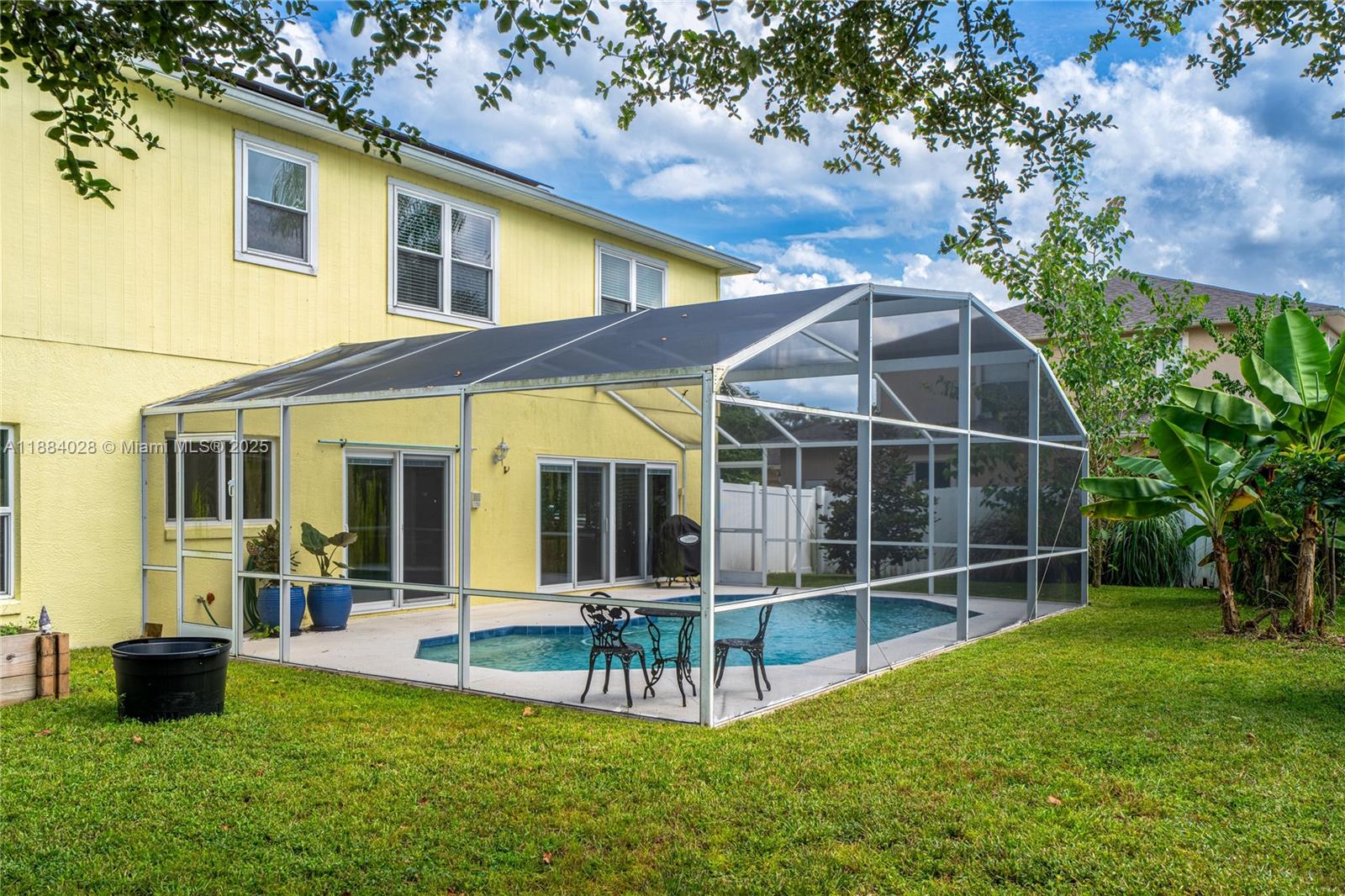 TWIN RIVERS - Residential