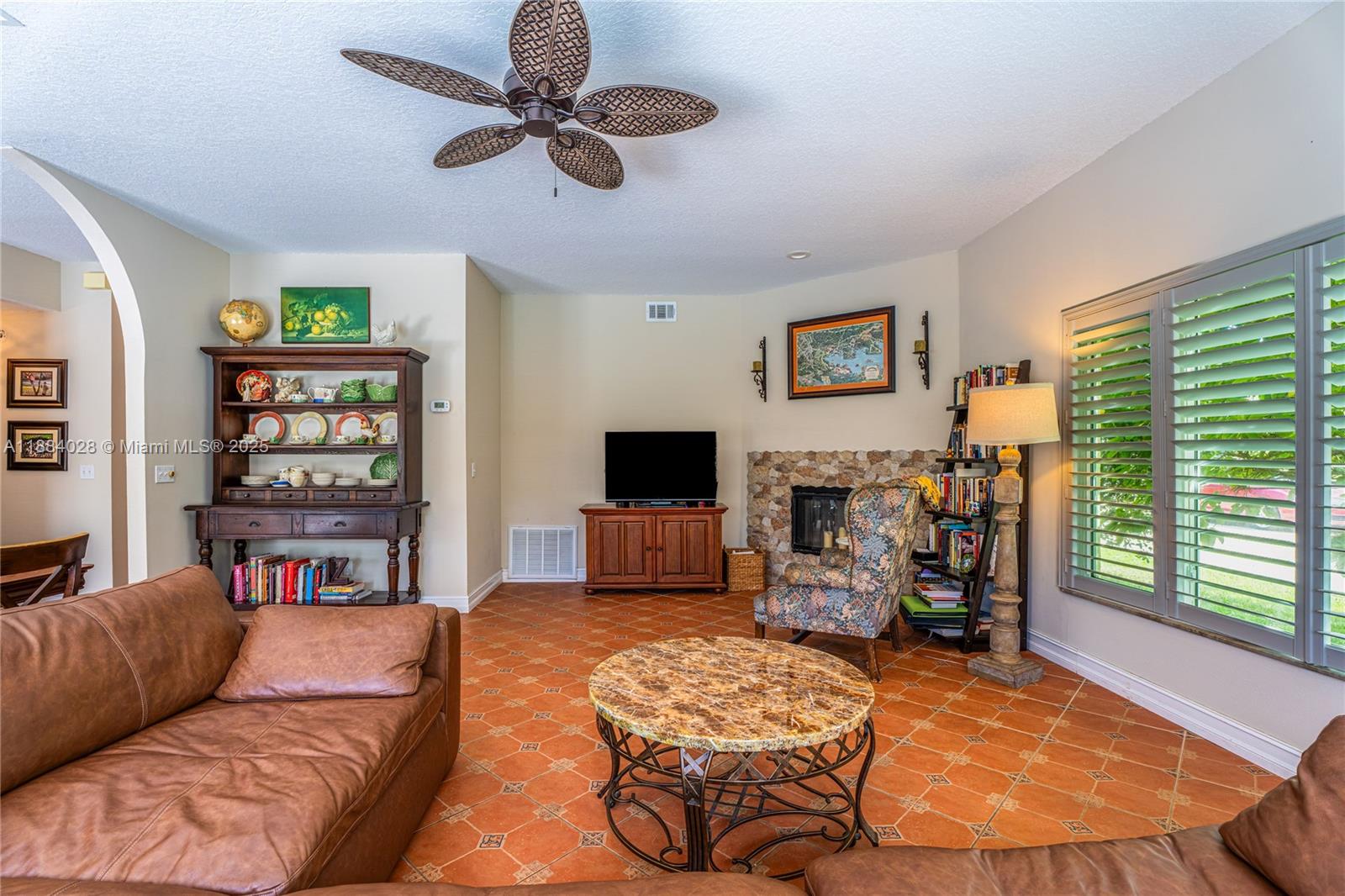 TWIN RIVERS - Residential