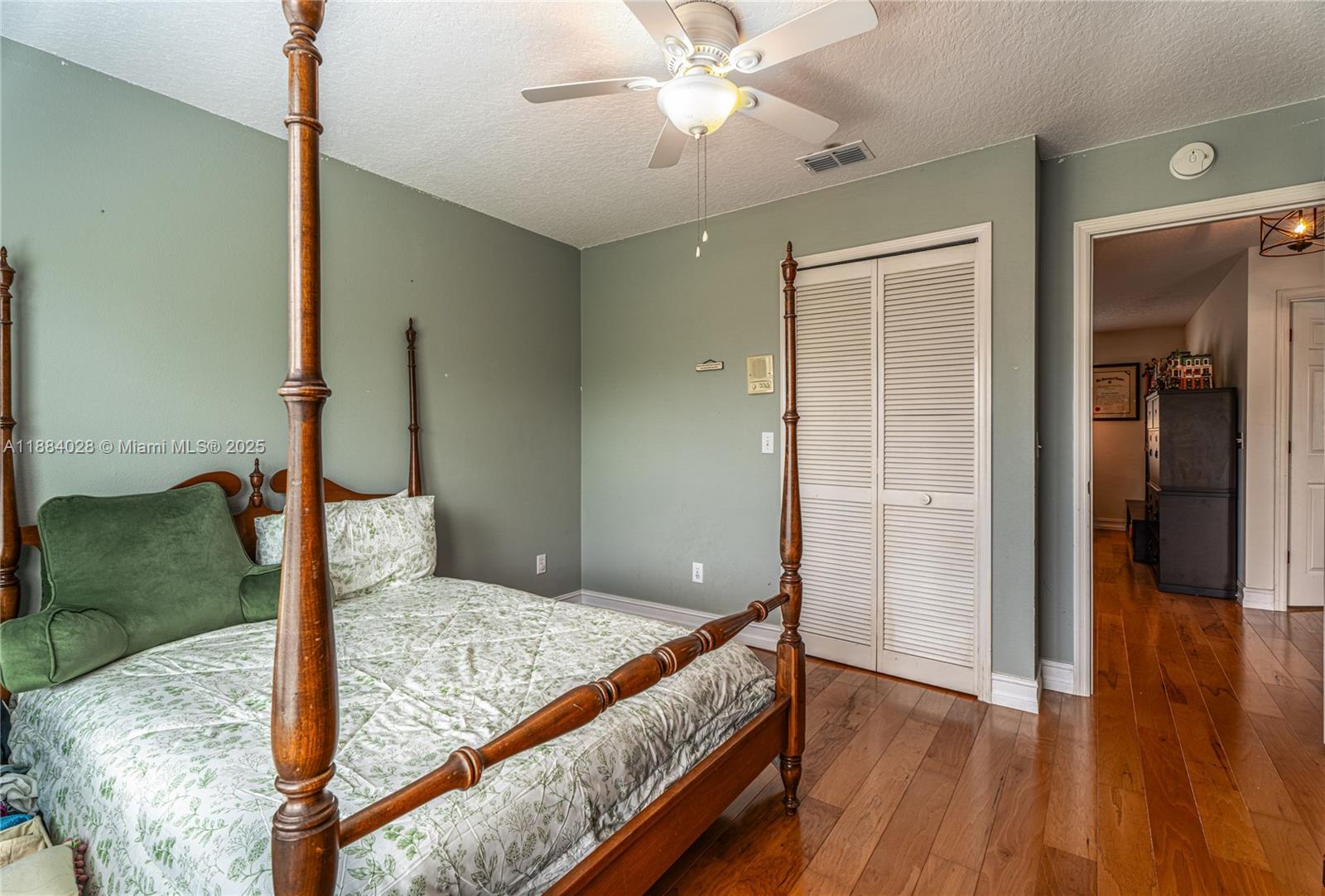 TWIN RIVERS - Residential