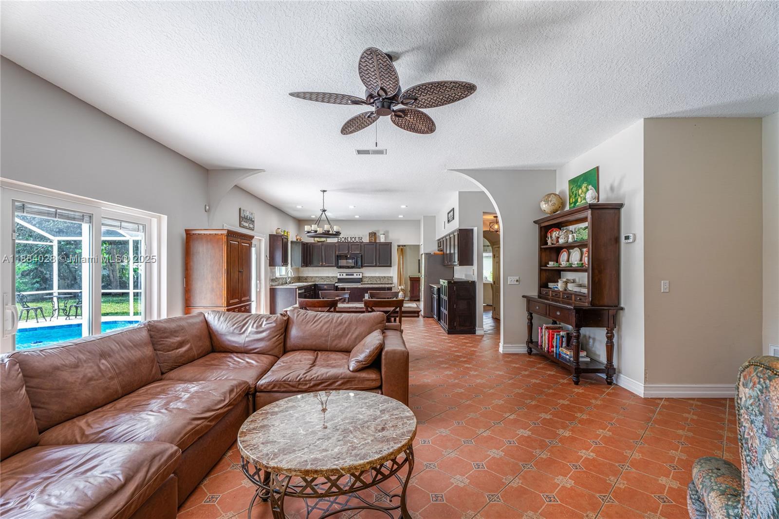 TWIN RIVERS - Residential
